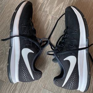 ALL OFFERS ACCEPTEDNike running shoes zoom Pegasus